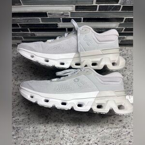 On Running Womens Cloudflyer 5 White/Grey Running Shoes size 7.5 New without box